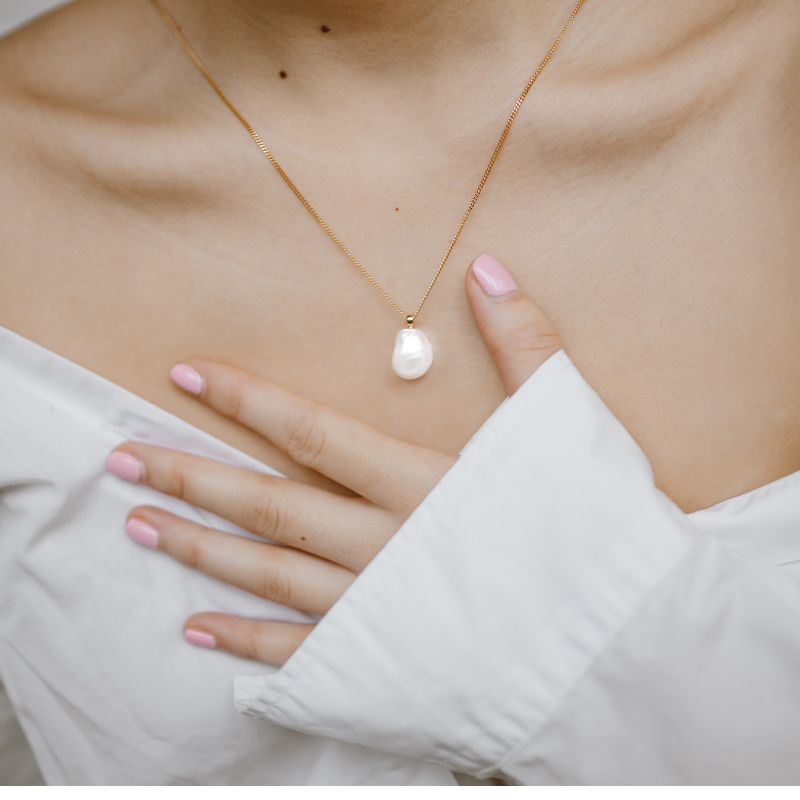 Necklaces & Pendants
