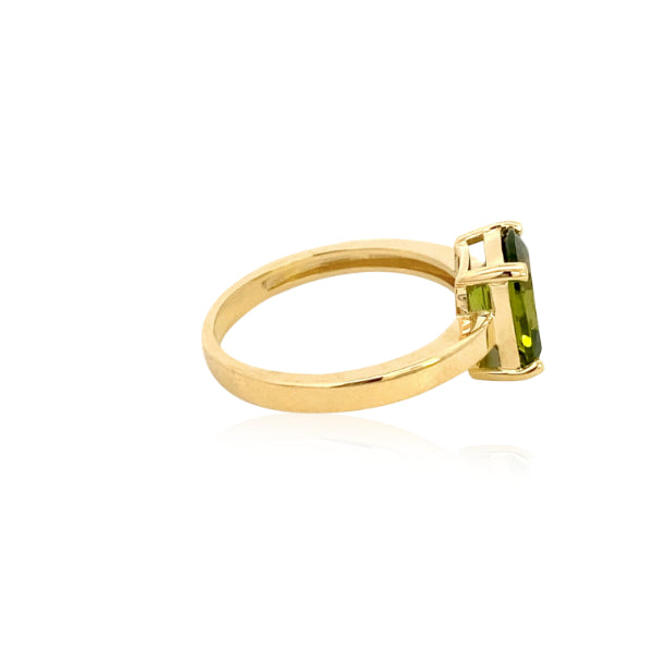 Peridot solitaire ring in 9ct yellow gold
