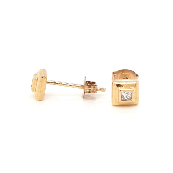 Princess cut diamond stud earrings in 9ct yellow gold