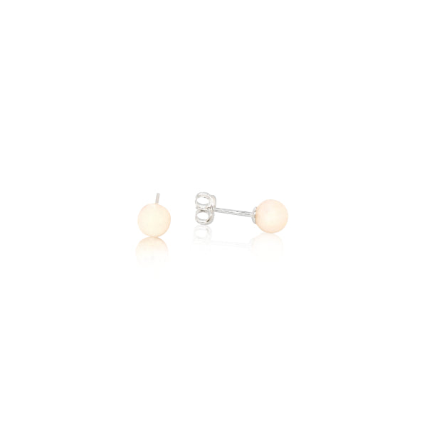 White pearl stud earrings in sterling silver - 5.5mm