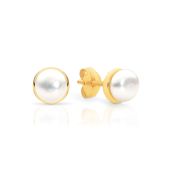 White freshwater pearl stud earrings in 9ct yellow gold - 5mm