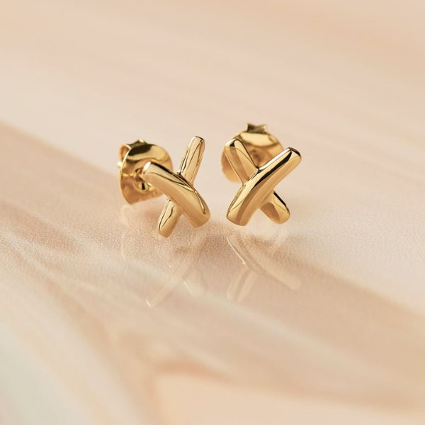 Najo - Kiss stud earrings in gold plated sterling silver