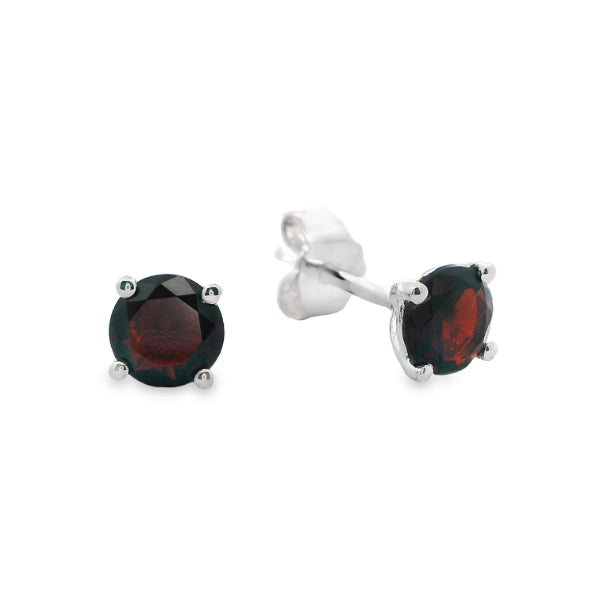Garnet stud earring in sterling silver - 5mm