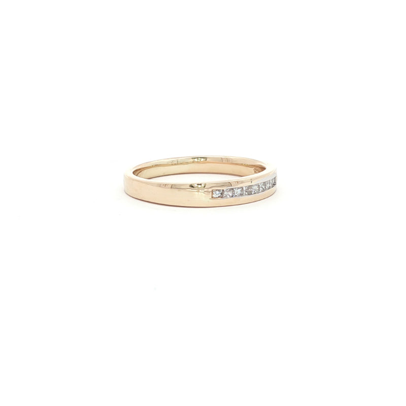 Channel set princess cut diamond wedder in 9ct yellow gold