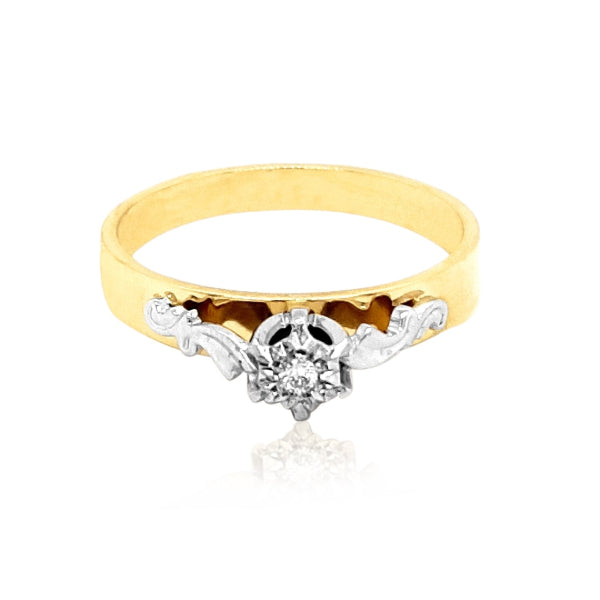 Traditional Diamond Solitaire in 9ct gold