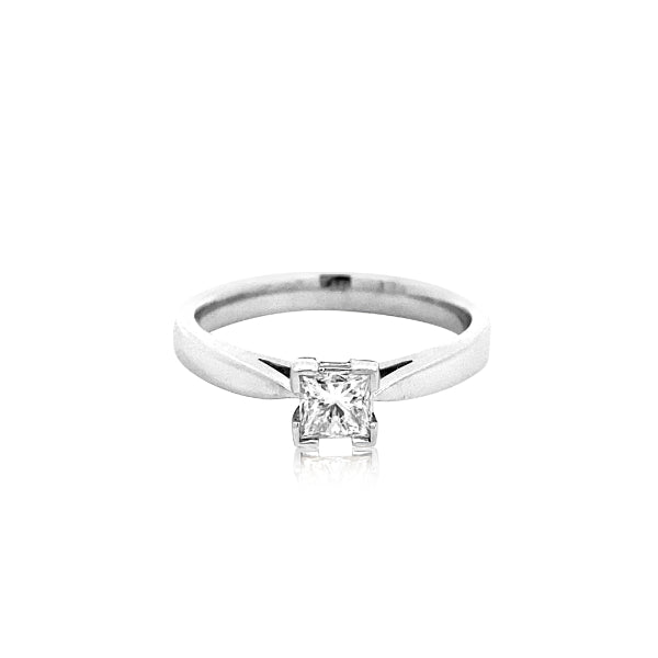 Rania - Princess cut diamond solitaire engagement ring in white gold