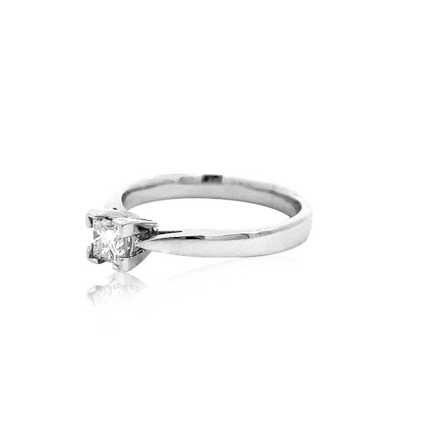Rania - Princess cut diamond solitaire engagement ring in white gold