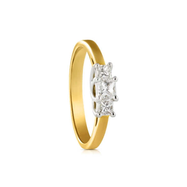 Lizbeth - 18ct yellow gold 3 princess cut diamond ring