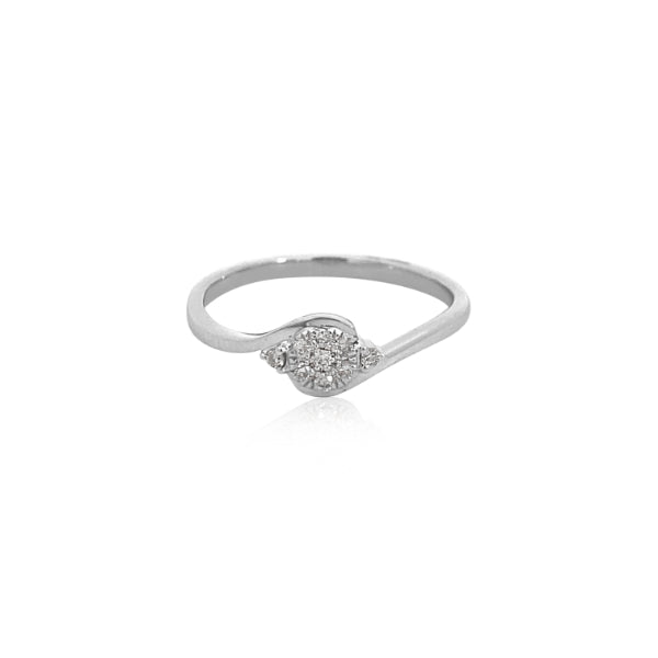 9ct white gold & diamond dress ring