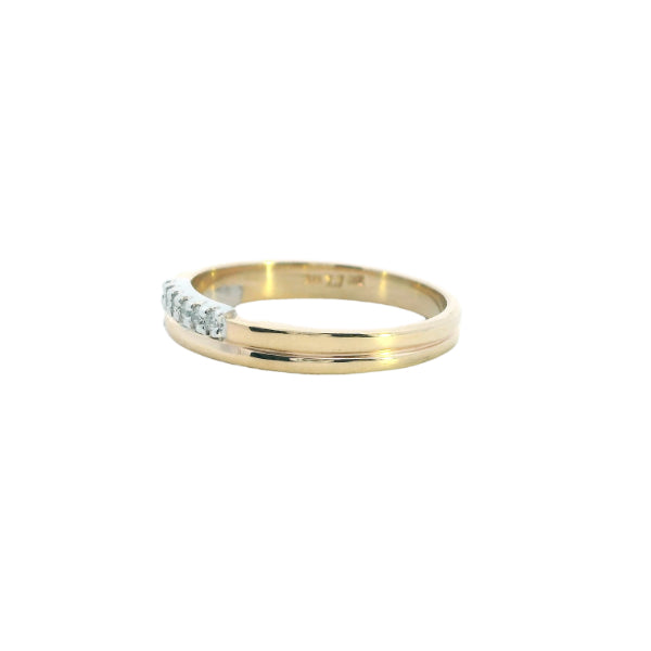 Diamond set ring in 9ct yellow gold and white gold