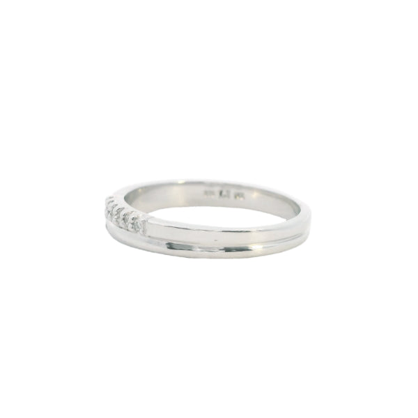 Diamond set ring in 9ct white gold