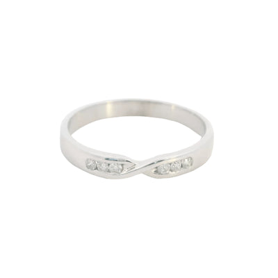 6 stone diamond crossover ring in 9ct white gold