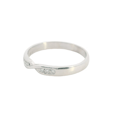6 stone diamond crossover ring in 9ct white gold