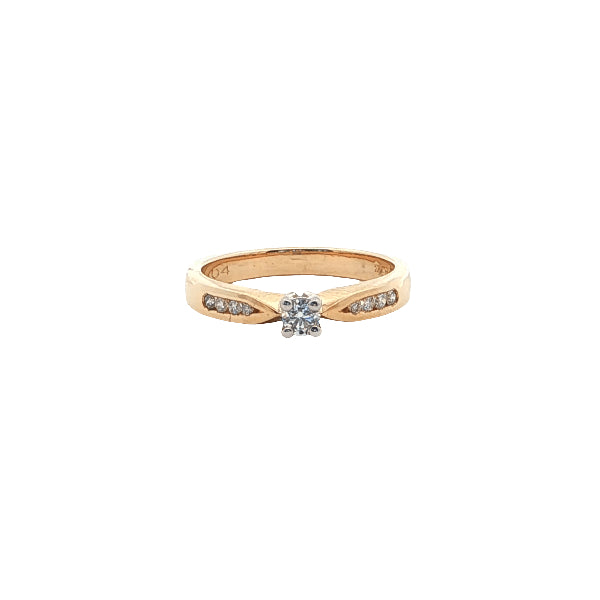 Leia - 9ct yellow gold diamond engagement ring