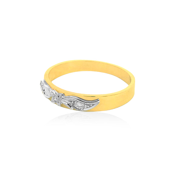 Diamond eternity ring in 9ct yellow gold