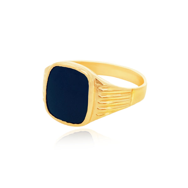 Onyx signet ring in 9ct yellow gold