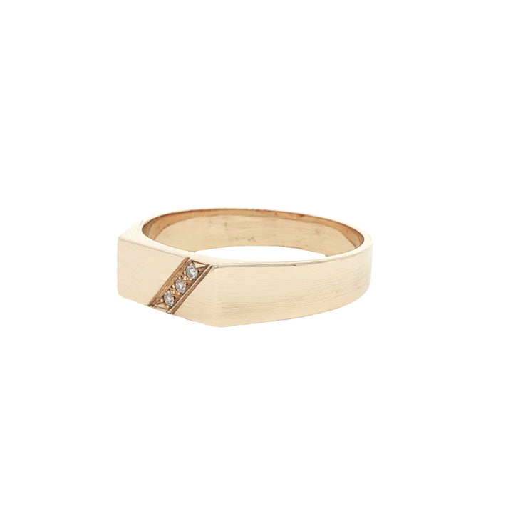 Gents rectangle signet ring with diamonds in 9ct yellow gold