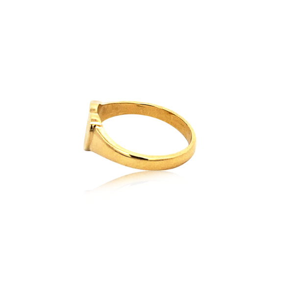 Heart signet ring in 9ct yellow gold