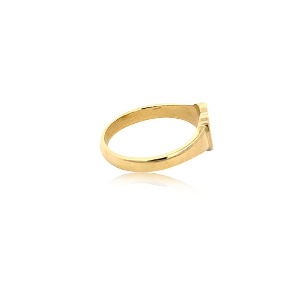 Heart signet ring in 9ct yellow gold