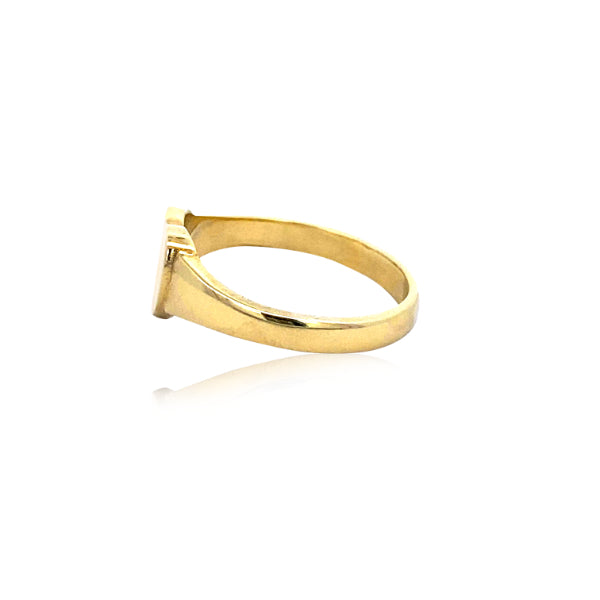Plain heart signet ring in 9ct yellow gold
