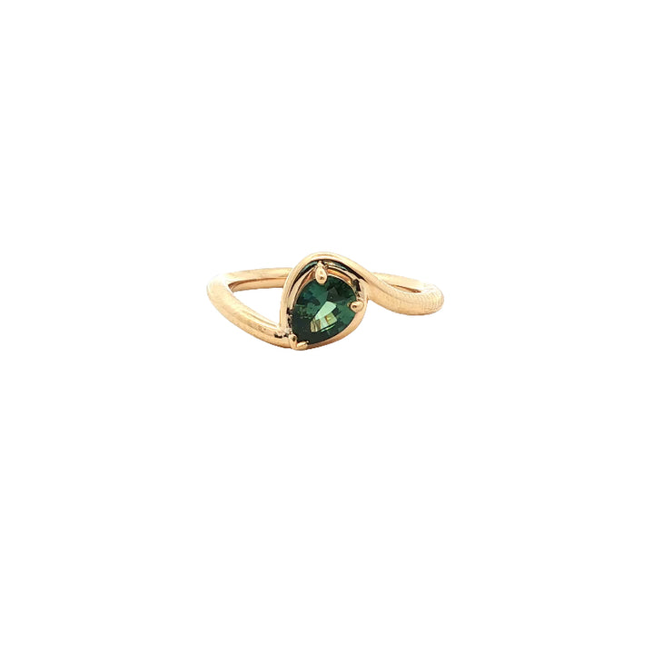 Pear green sapphire ring in 9ct yellow gold