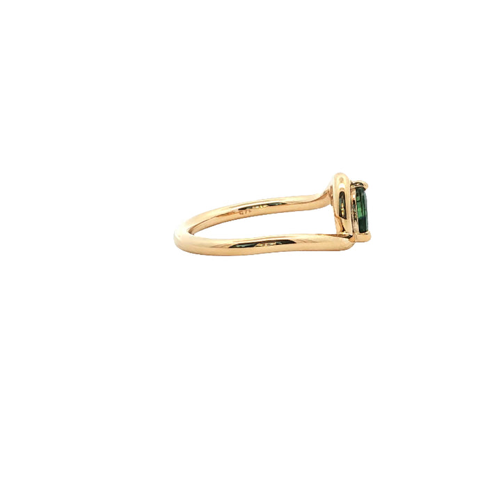 Pear green sapphire ring in 9ct yellow gold