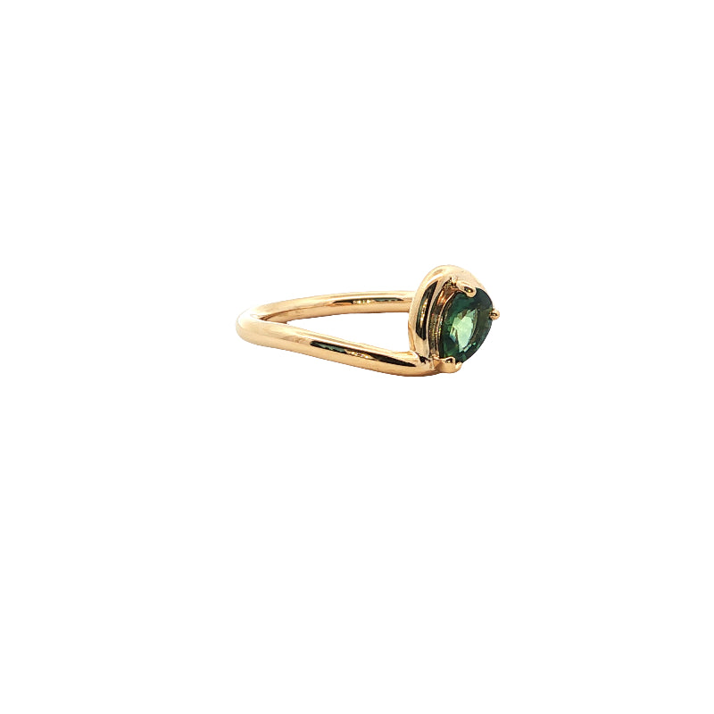 Pear green sapphire ring in 9ct yellow gold