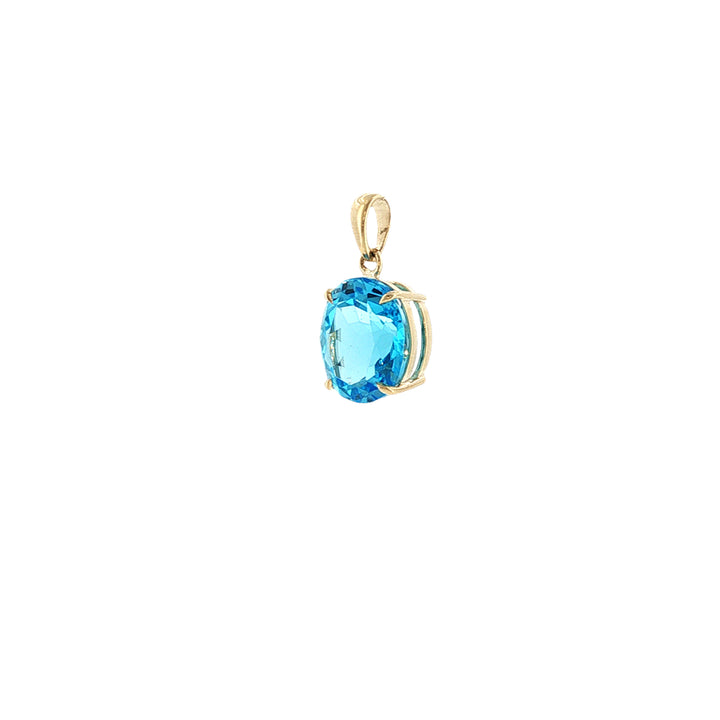 Oval blue topaz pendant in 9ct yellow gold