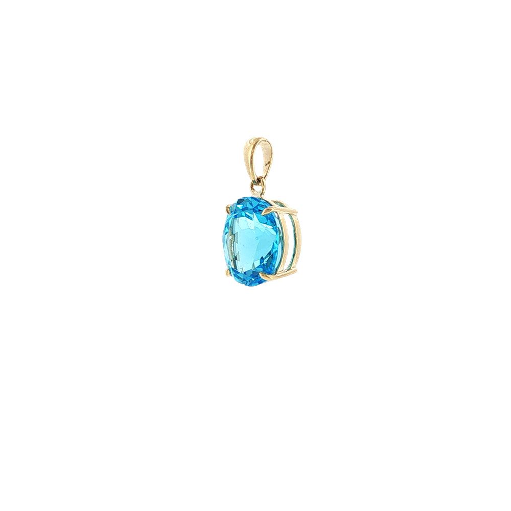 Oval blue topaz pendant in 9ct yellow gold