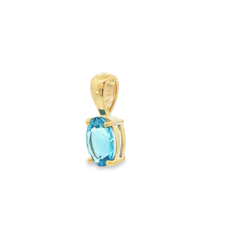 Oval blue topaz pendant in 9ct yellow gold