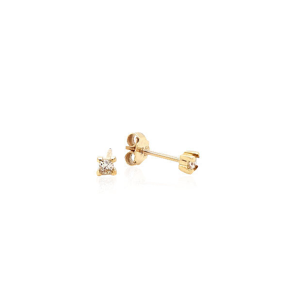 Princess cut diamond stud earrings in 9ct yellow gold