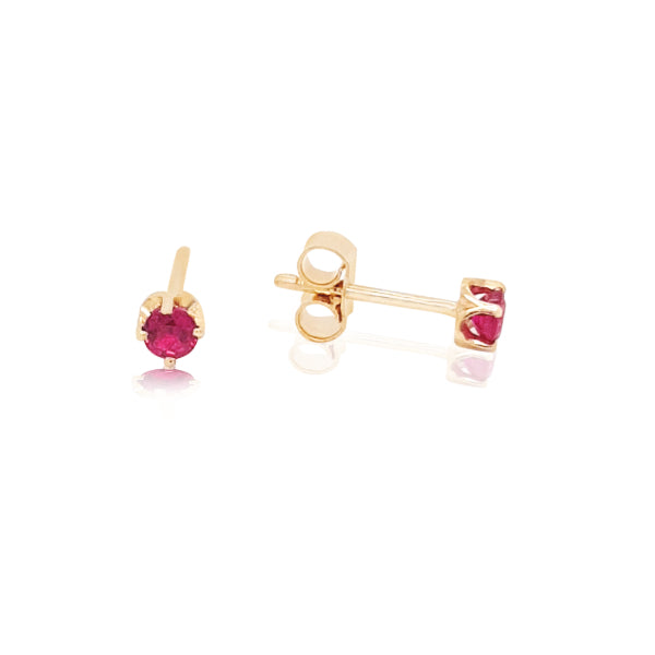 Ruby stud earrings in 9ct yellow gold - 3.3mm