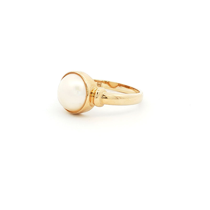 Mabe pearl ring in 9ct yellow gold