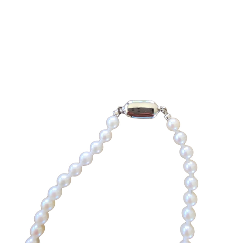 Akoya pearl necklace with push button clasp
