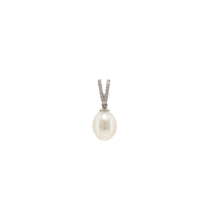 Oval white freshwater pearl pendant with cz set bale in sterling silver