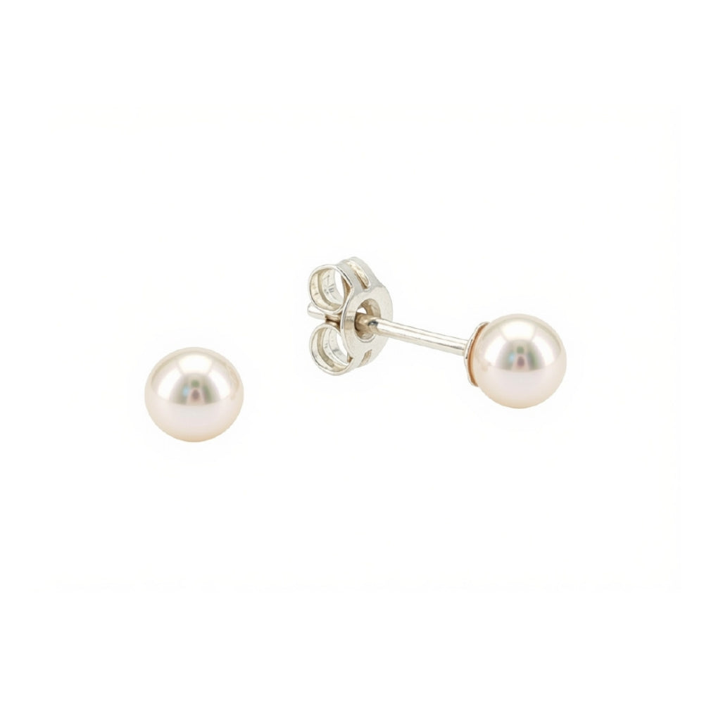 Cultured pearl stud earrings on sterling silver - 4.5mm