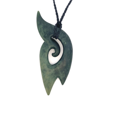 NZ greenstone pounamu freestyle carving necklace