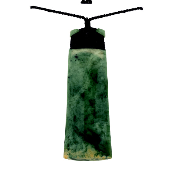 NZ pounamu greenstone toki with curve on slider cord