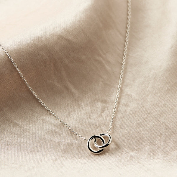 Najo interlocked rings necklace in sterling silver chain - 45cm