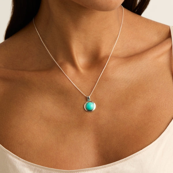 Najo - husk small round turquoise pendant in sterling silver on fine box chain - 45cm