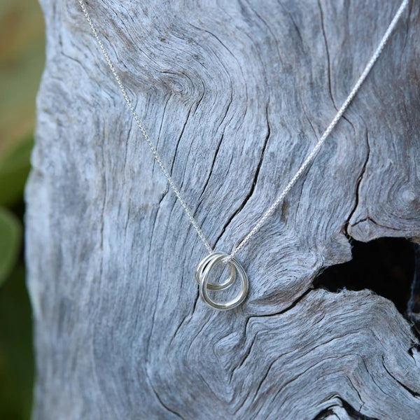 Najo - Whisper necklace with 2 irregular rings on box chain in sterling silver - 45cm + 5cm extension