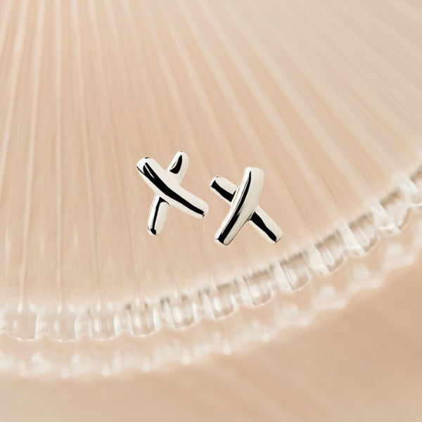 Najo - Kiss stud earrings in sterling silver 8 x 10mm
