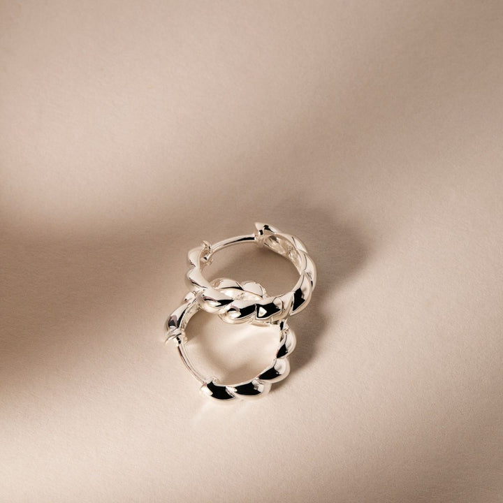 Najo - Zippy twist hoop earrings in sterling silver