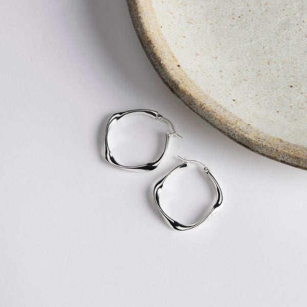 Najo - Garden of eden hollow tube square twist hoops in sterling silver 29mm