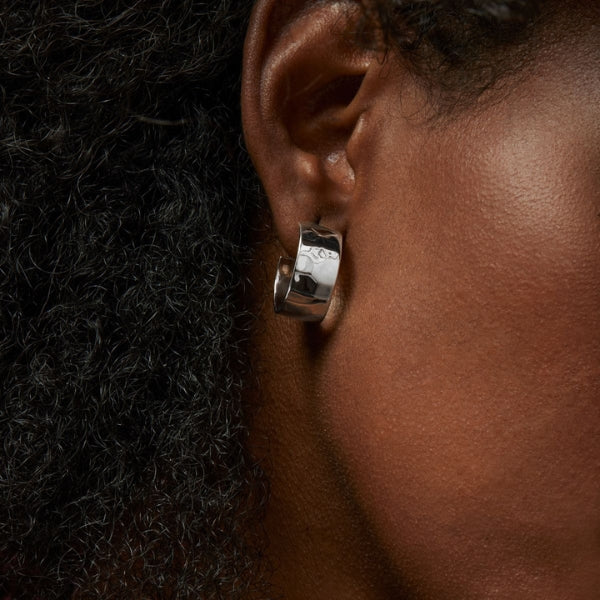 Najo - La Dolce Vita beaten hoop earrings in sterling silver