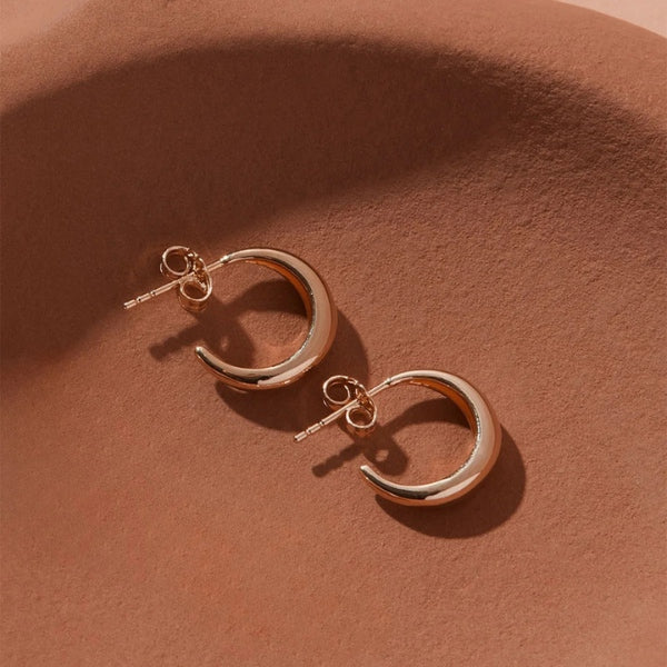 Najo - Muse tapered hoop earrings in rose gold plated sterling silver