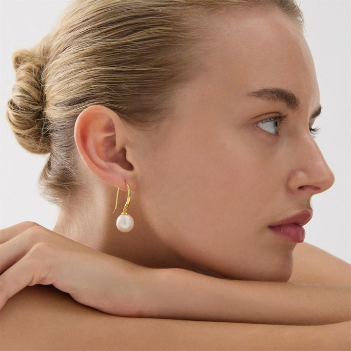 Najo - the ocean glow pearl earrings on gold plated sterling silver